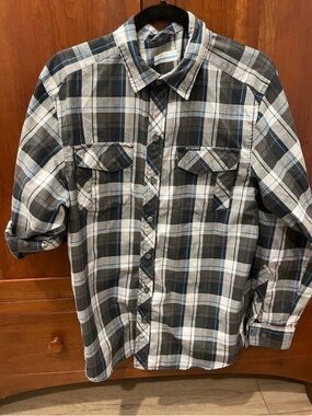 Columbia Men’s Gray Plaid Button-Up Shirt with Blue Accent size small